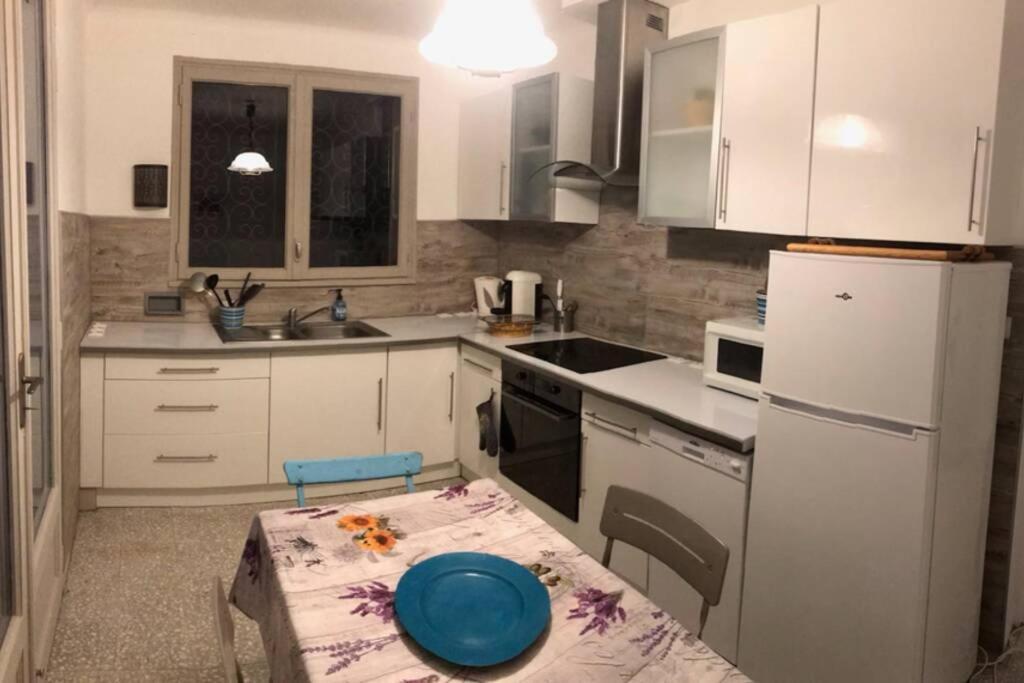 Villa Calme, Climatisee, Piscine, A 2 Pas Du Centre LʼIsle-sur-la-Sorgue 외부 사진